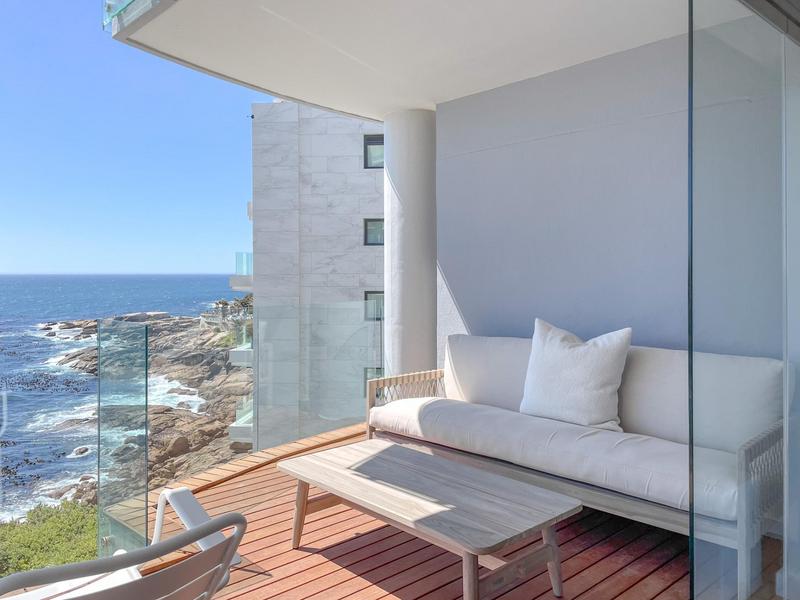 To Let 2 Bedroom Property for Rent in Bantry Bay Western Cape